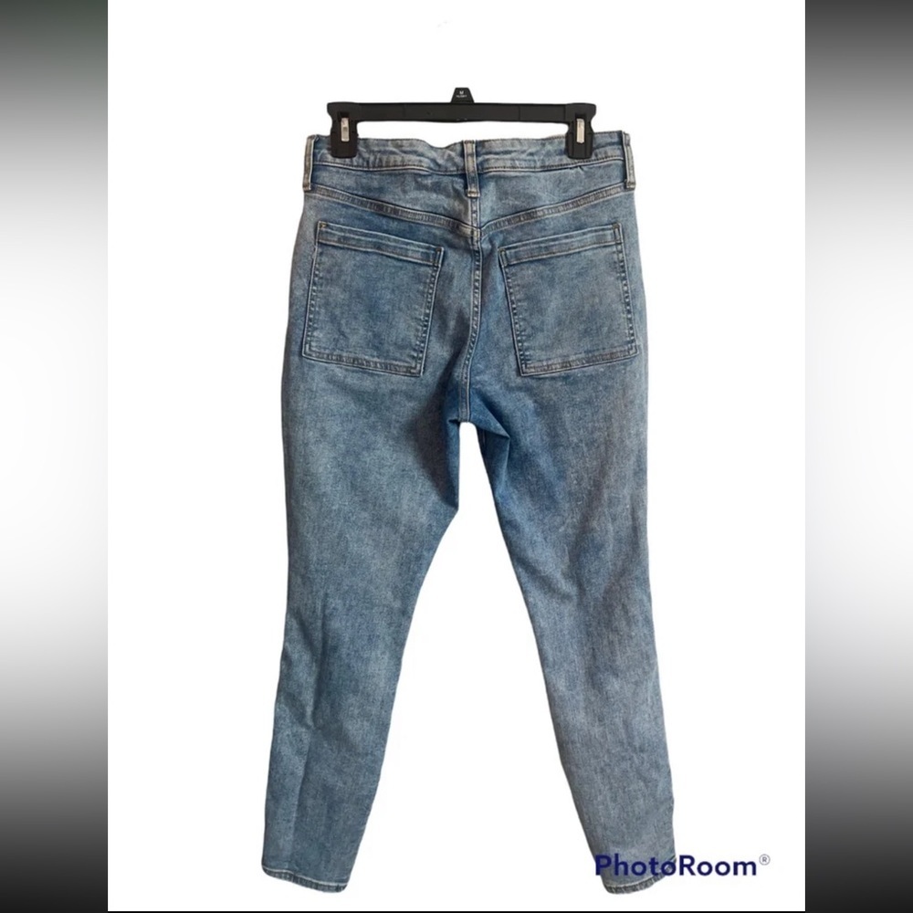 Universal Thread Distressed High Waisted Skinny Jeans Size 8